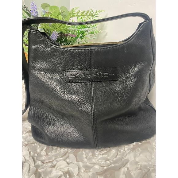 Fossil Black Leather Shoulder Bag with Key - Picture 2 of 16
